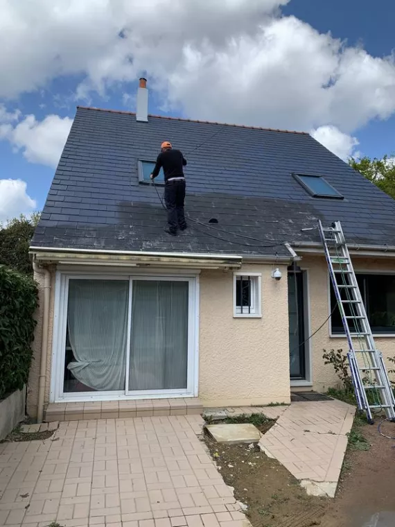 Est-il obligatoire d'appliquer un traitement hydrofuge sur une toiture ?, Nantes, France Toiture